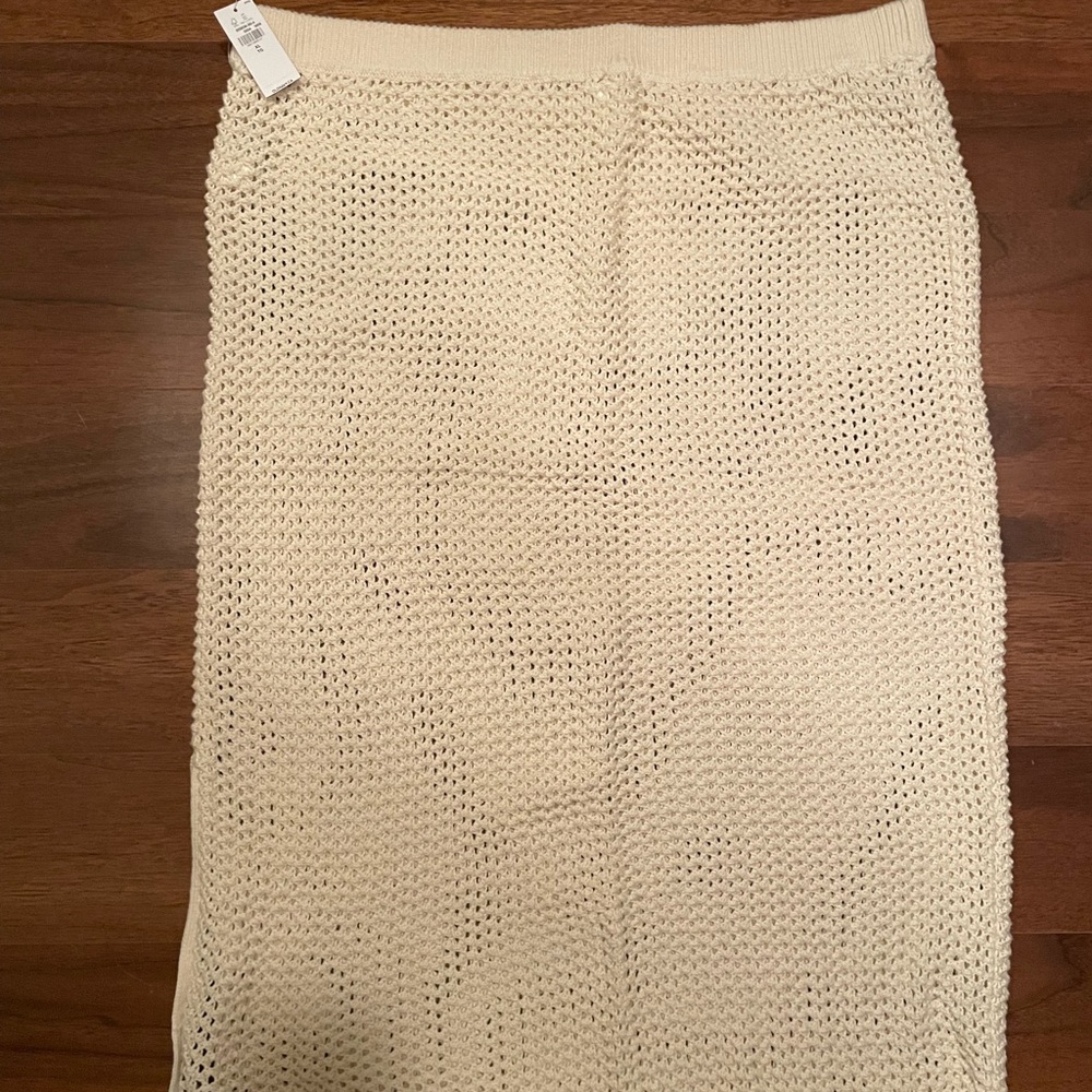 Old Navy Cream Knit Pencil Skirt